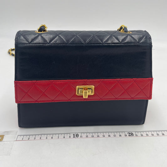 CHANEL Bicolor Quilted Chain Shoulder Bag Navy × Red