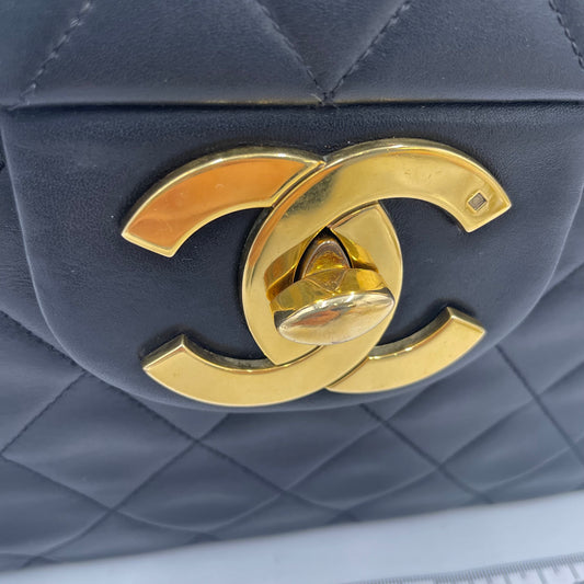 CHANEL Classic Jumbo Double Flap