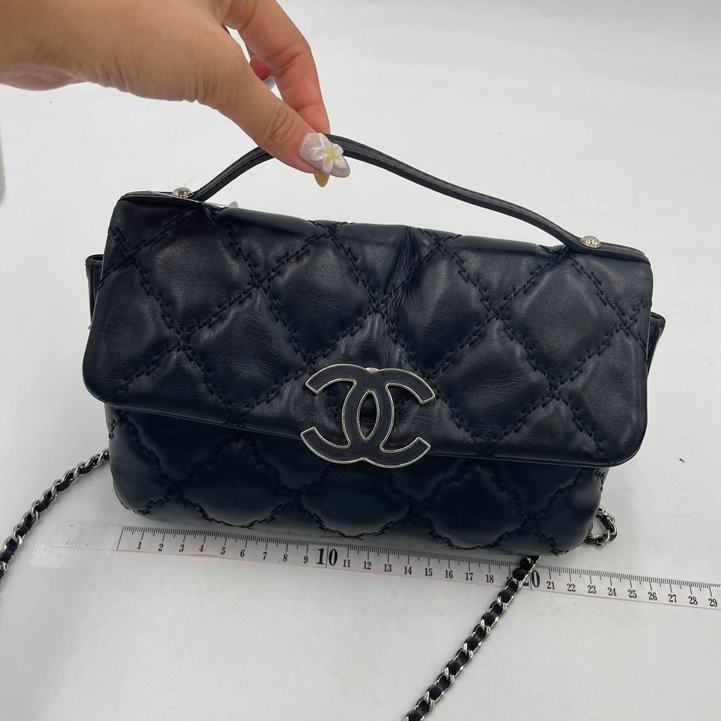 CHANEL shoulder