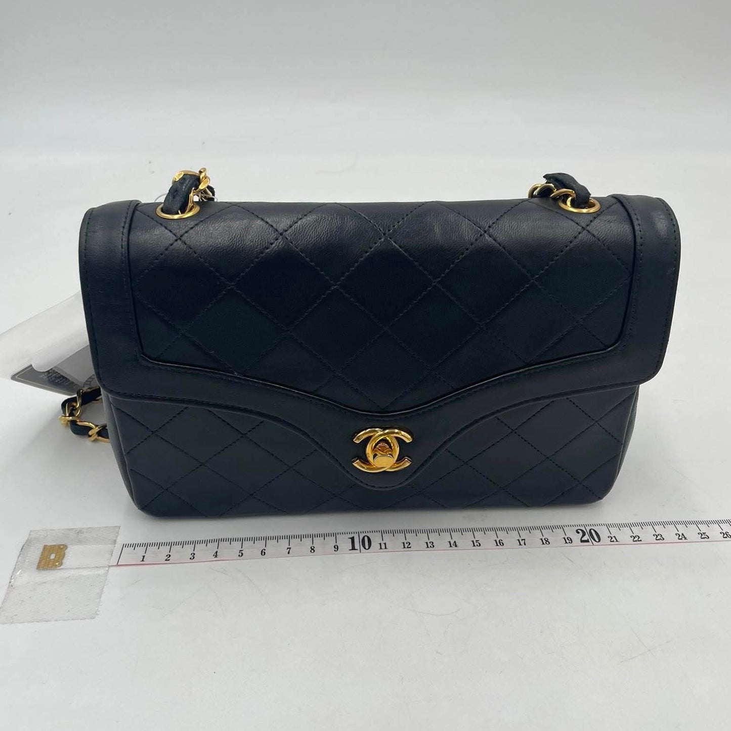 CHANEL shoulder