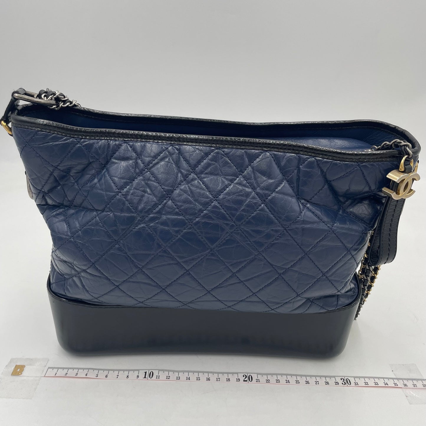 CHANEL Gabrielle Chain Shoulder Bag