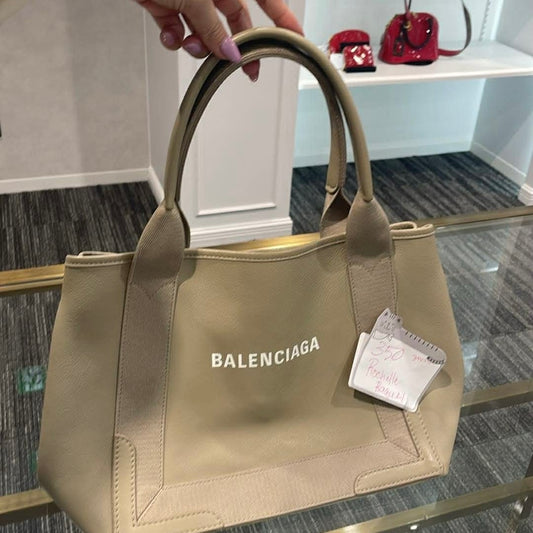 BALENCIAGA