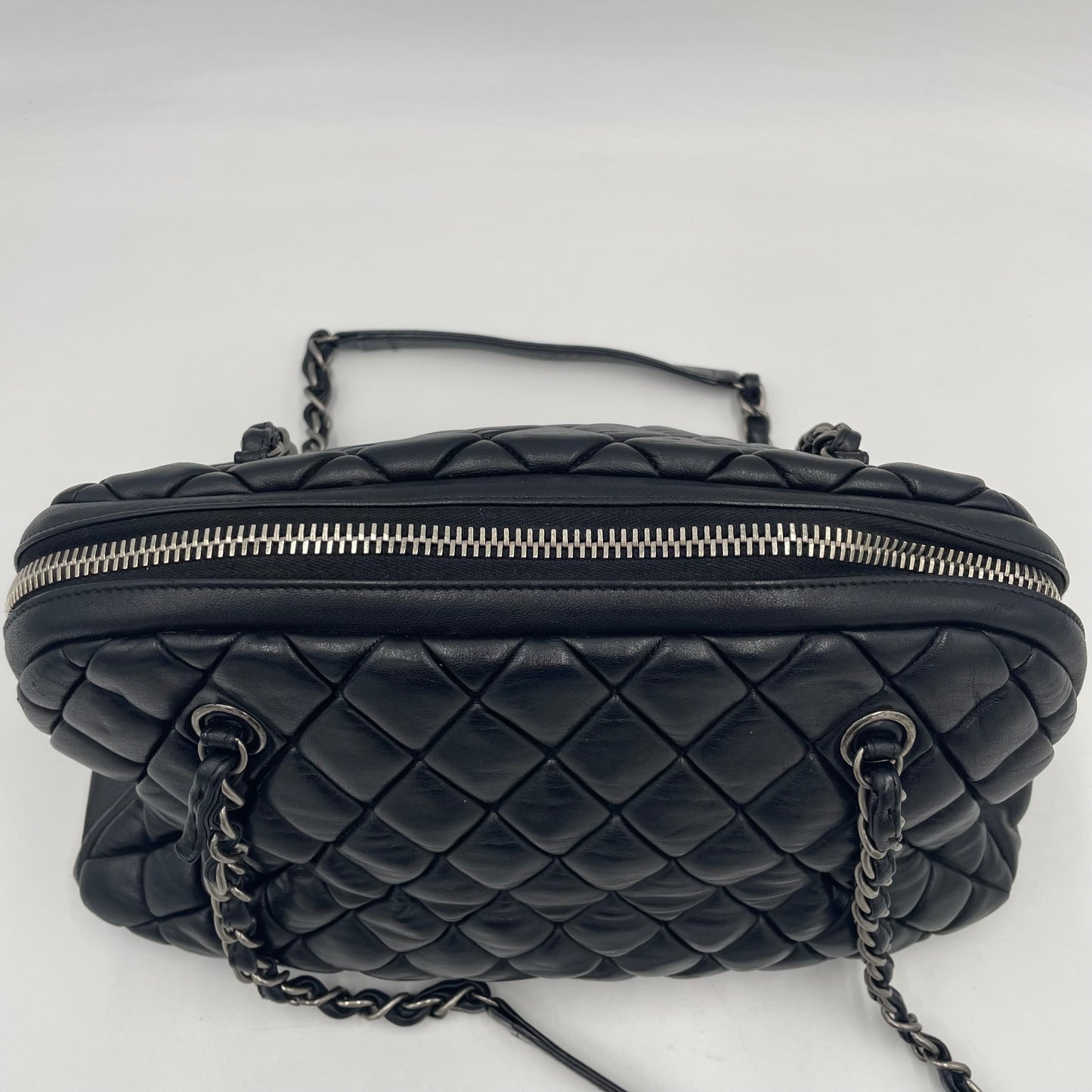 CHANEL Quilted Lambskin Chain Shoulder Bag
