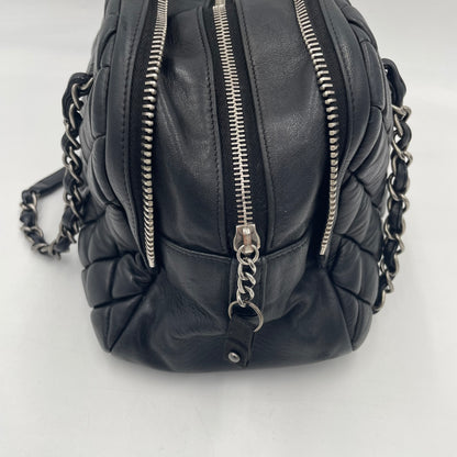 CHANEL Quilted Lambskin Chain Shoulder Bag