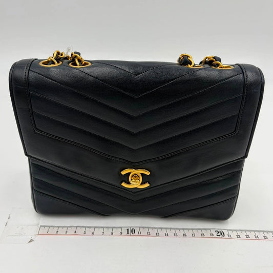 CHANEL shoulder