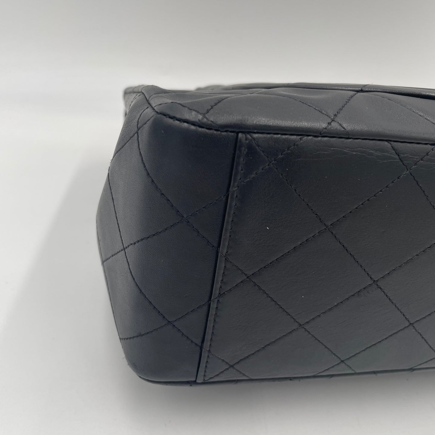 CHANEL Classic Jumbo Double Flap