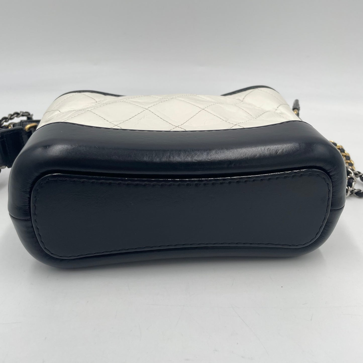 CHANEL Gabrielle Chain Shoulder Bag