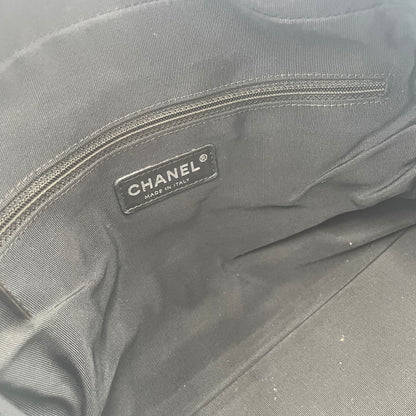 CHANEL Quilted Lambskin Chain Shoulder Bag