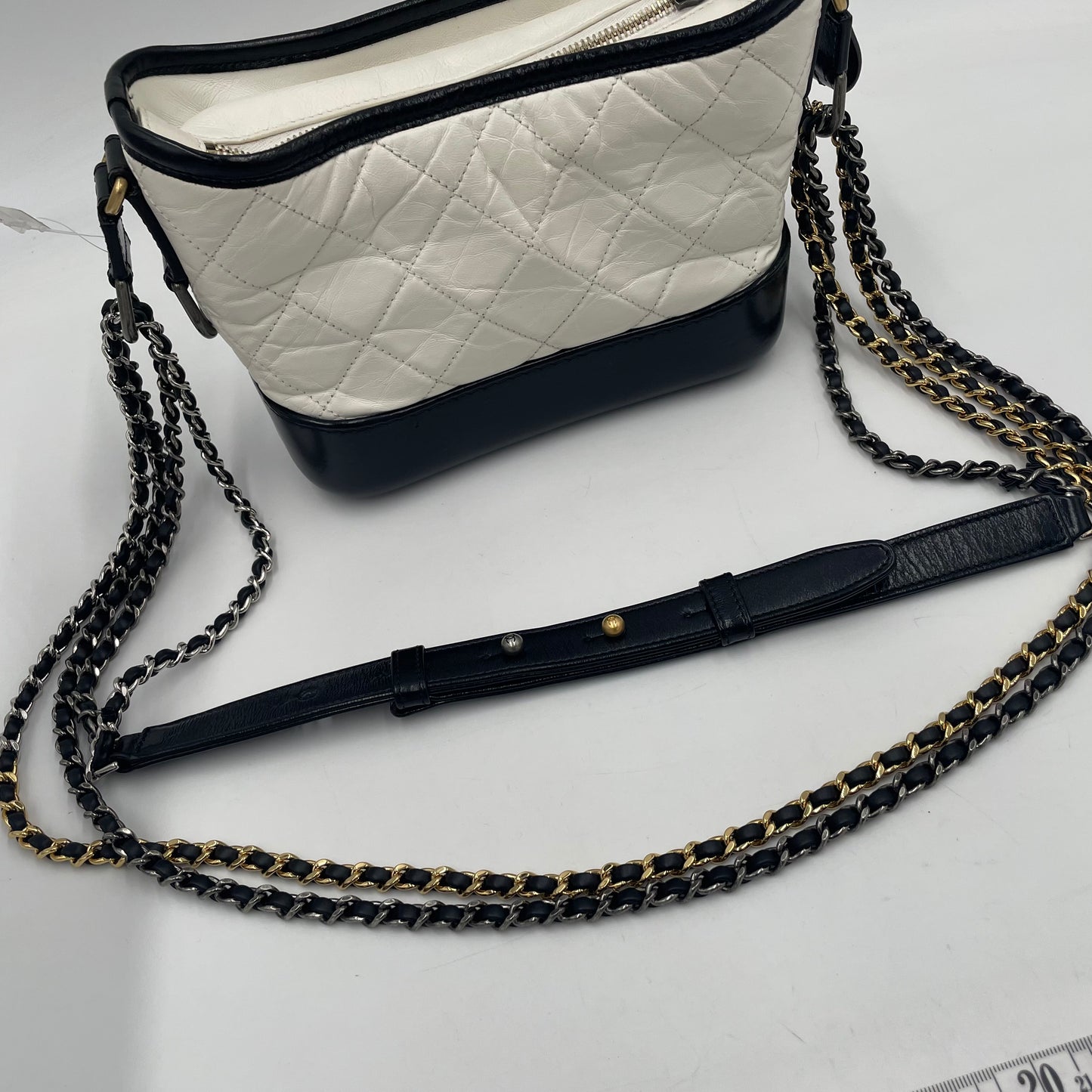 CHANEL Gabrielle Chain Shoulder Bag