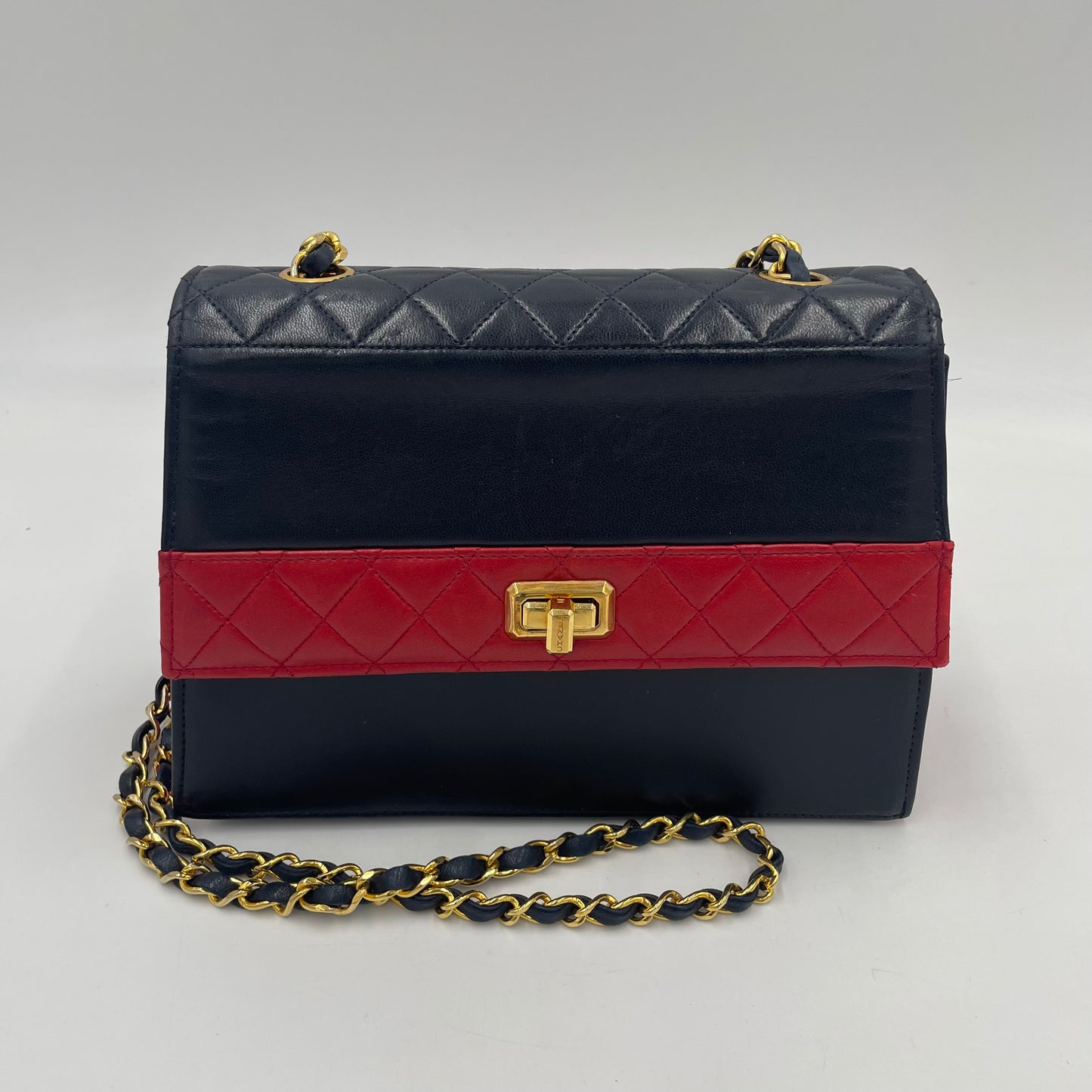 CHANEL Bicolor Quilted Chain Shoulder Bag Navy × Red