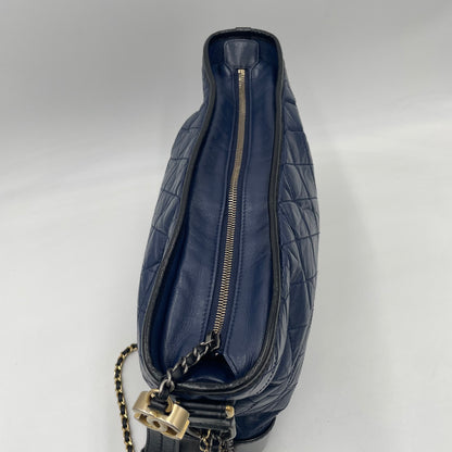 CHANEL Gabrielle Chain Shoulder Bag