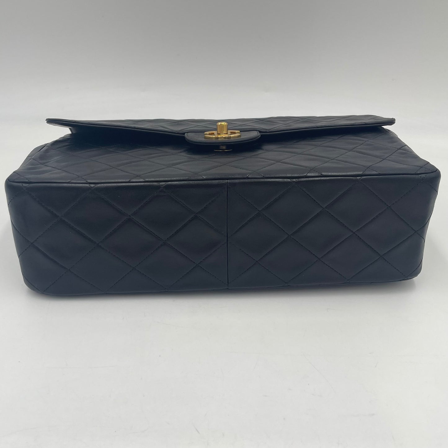 CHANEL Vintage Classic Single Flap Matelassé Lambskin Chain Shoulder Bag