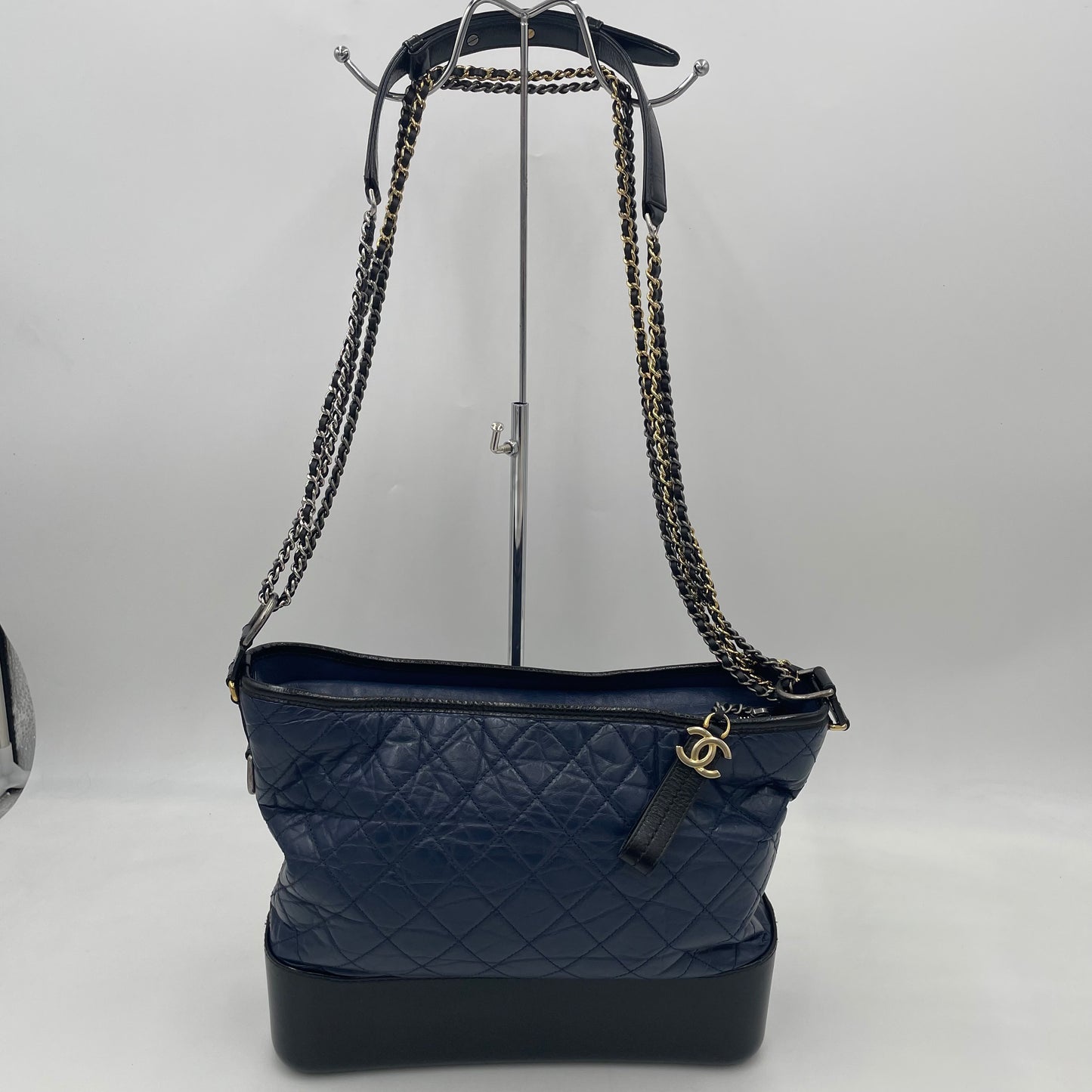 CHANEL Gabrielle Chain Shoulder Bag