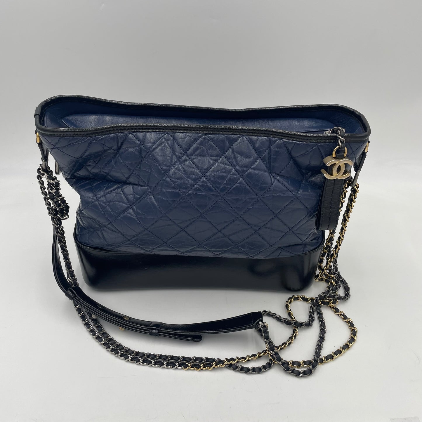 CHANEL Gabrielle Chain Shoulder Bag