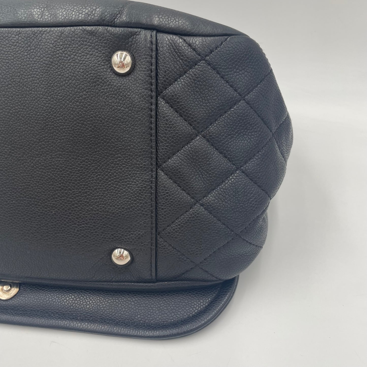 CHANEL CC Logo Lambskin Chain Shoulder Bag Black with Silver