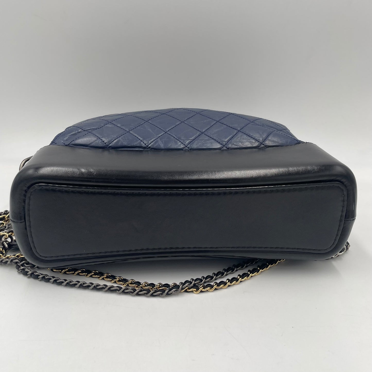 CHANEL Gabrielle Chain Shoulder Bag