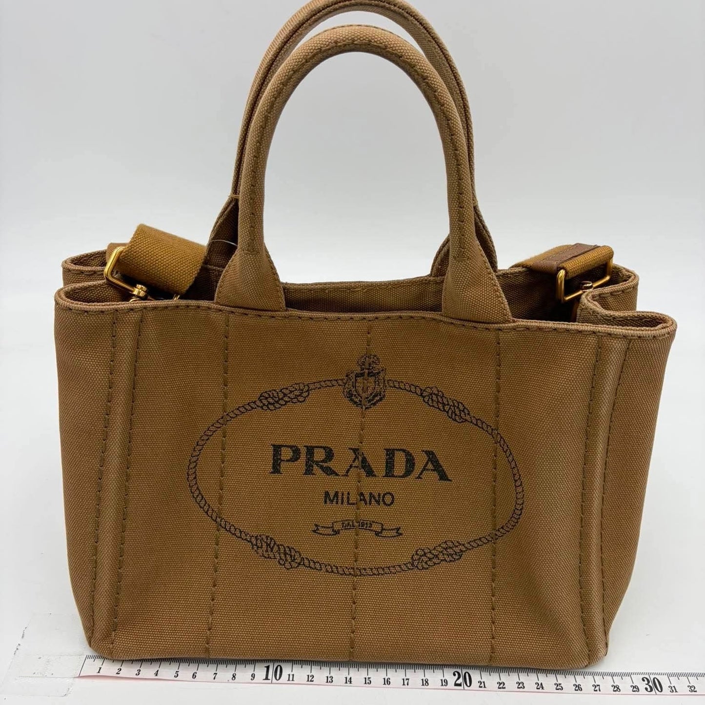 PRADA BURBERRY Ferragamo