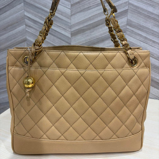 CHANEL tote