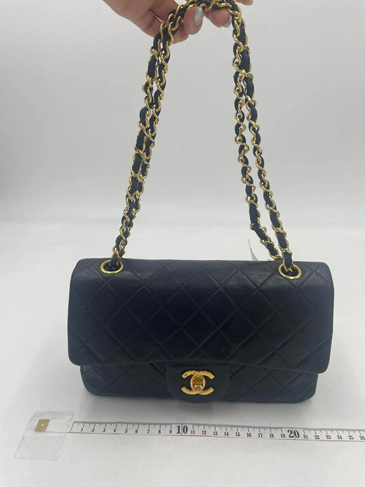 CHANEL chainbag
