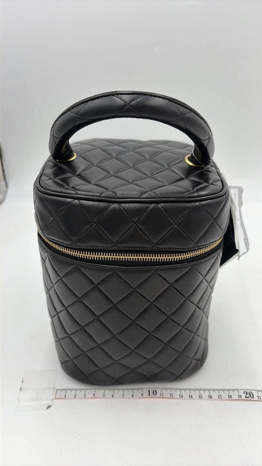 CHANEL VANITY